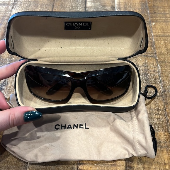 CHANEL Sunglasses Brown with Mother of Pearl CC logo model 5076-H. - Picture 6 of 9